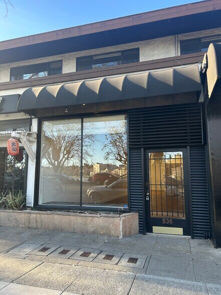 Primary Photo Of 530-538 Grand Ave, Oakland Storefront Retail Residential For Lease