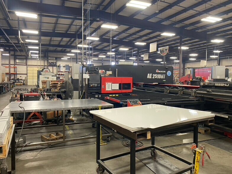 More Photos Of 5905 Lamar St, Arvada Warehouse For Lease