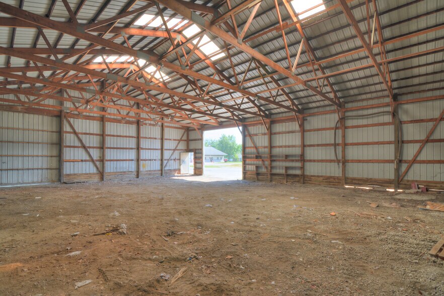 More Photos Of 236 Washington st, Maroa Warehouse For Sale