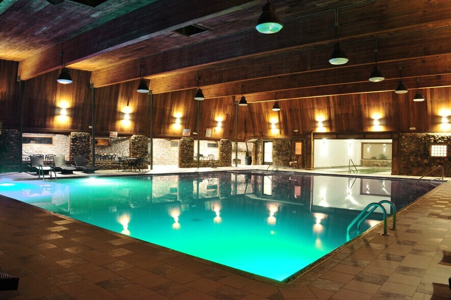 More Photos Of 669 Buffalo Trl, Saco Hotel For Sale