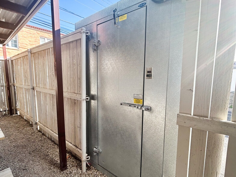 More Photos Of 3006 34th St, Lubbock Restaurant For Sale