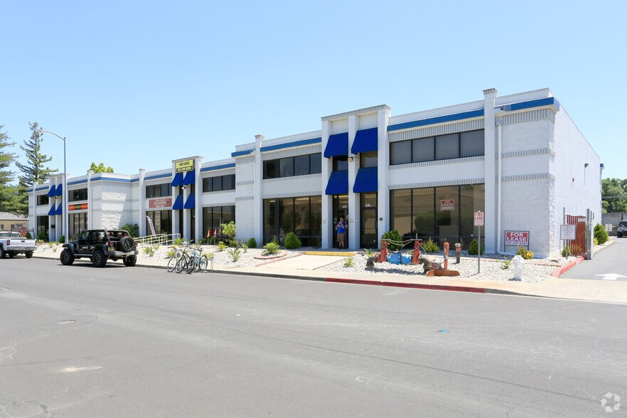 More Photos Of 34 Union Way, Vacaville Flex For Lease