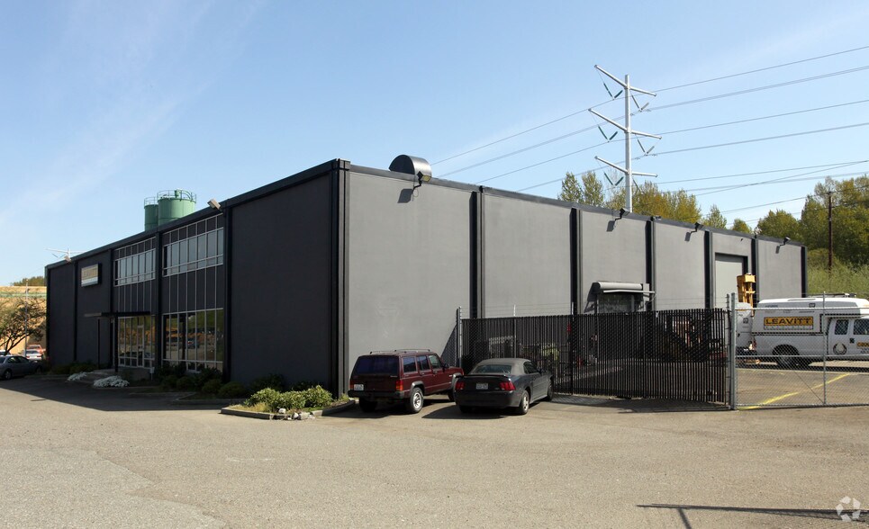 Primary Photo Of 17300 W Valley Hwy, Tukwila Warehouse For Lease