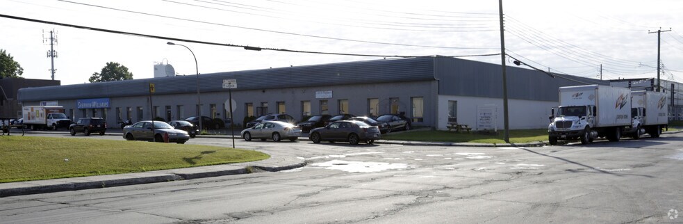 Primary Photo Of 7950-7980 Rue Saint-Alfred, Anjou Warehouse For Lease