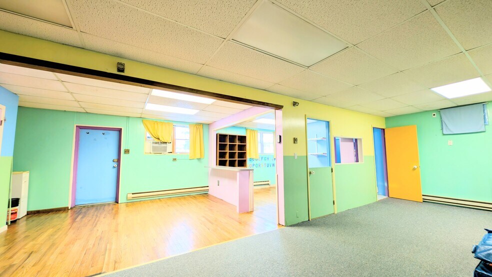 More Photos Of 2241 Ridge Rd, Bangor Flex For Sale