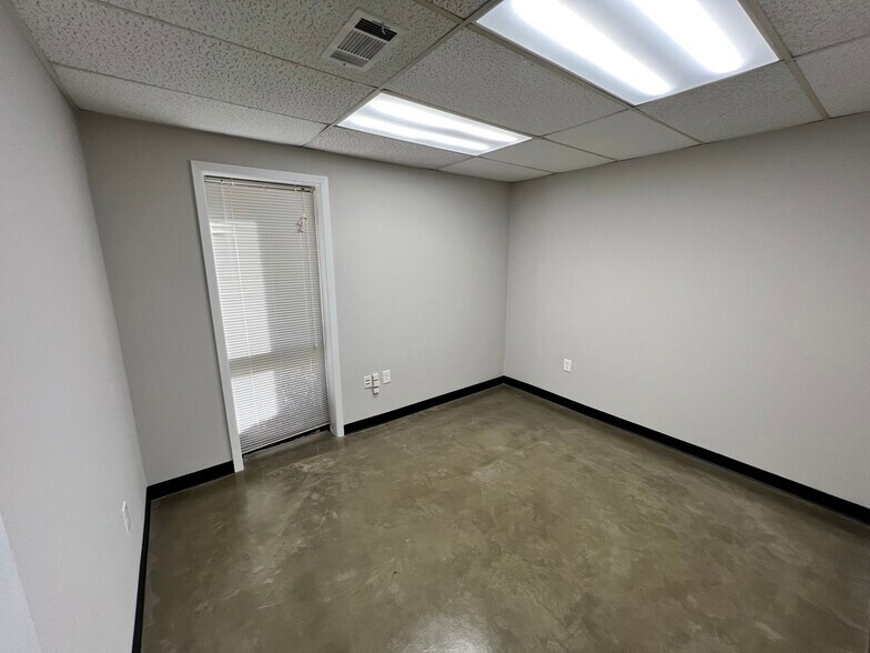 More Photos Of 212-232 Saint Paul St, Pearl Office For Lease