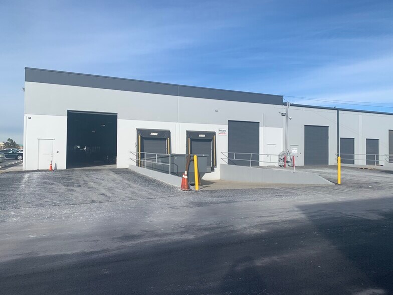 More Photos Of 2319-2351 S Decker Lake Blvd, Salt Lake City Warehouse For Lease