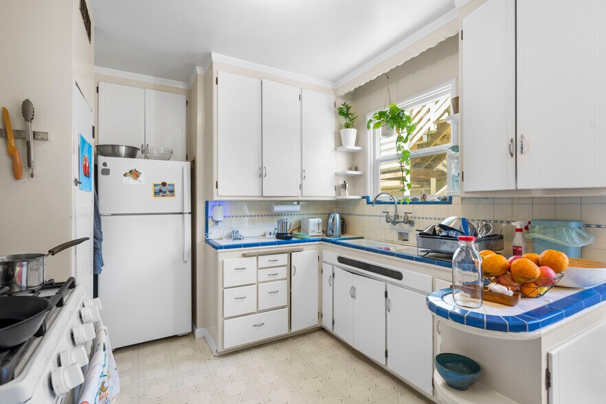 More Photos Of 367 41st St, Oakland Multifamily For Sale