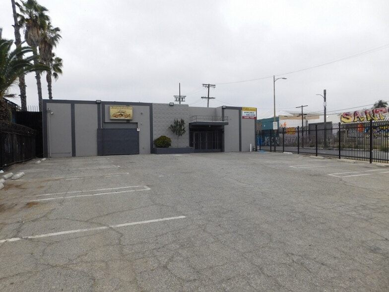 More Photos Of 1374 E 16th St, Los Angeles Warehouse For Sale
