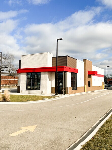More Photos Of 1401 Lee St, Des Plaines Fast Food For Lease
