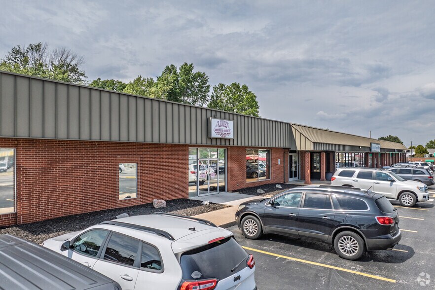 More Photos Of 521 S Glenstone Ave, Springfield General Retail For Lease