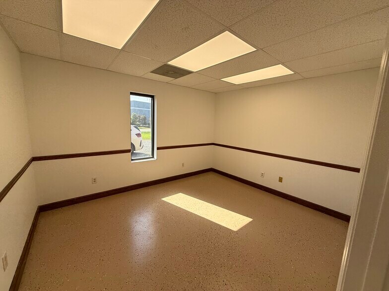 More Photos Of 479 Springdale Rd E, Rock Hill Warehouse For Lease