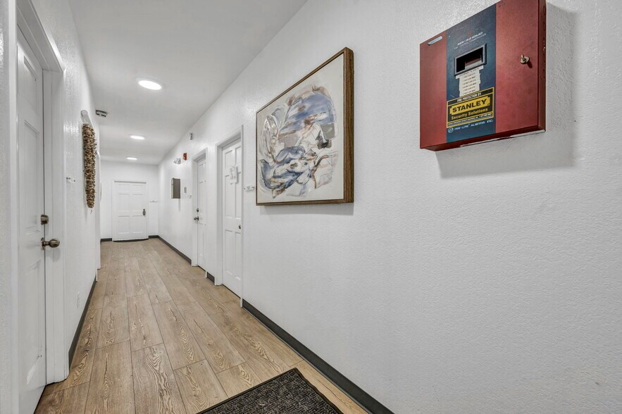 More Photos Of 904 W 7th St, Reno Office For Sale