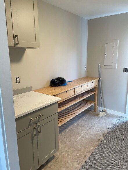 More Photos Of 109-111 Hanover St, Meriden, Ct, Meriden Freestanding For Sale