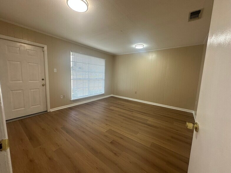More Photos Of 8676 Goodwood Blvd, Baton Rouge Office For Lease