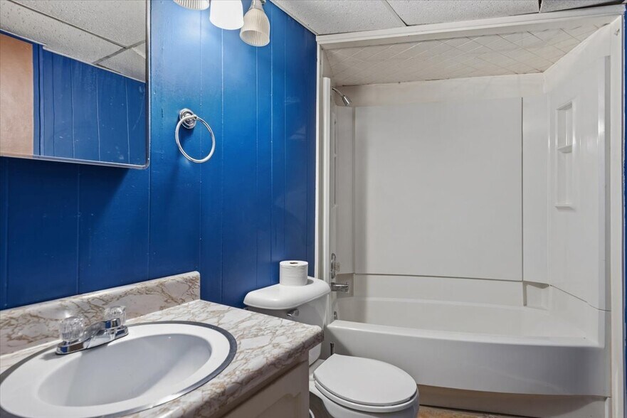 More Photos Of 2060 W Monroe St, Springfield Office For Sale