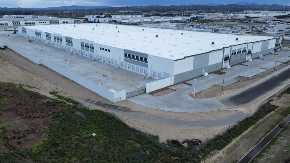 More Photos Of 3600 Redlands Ave, Perris Distribution For Lease