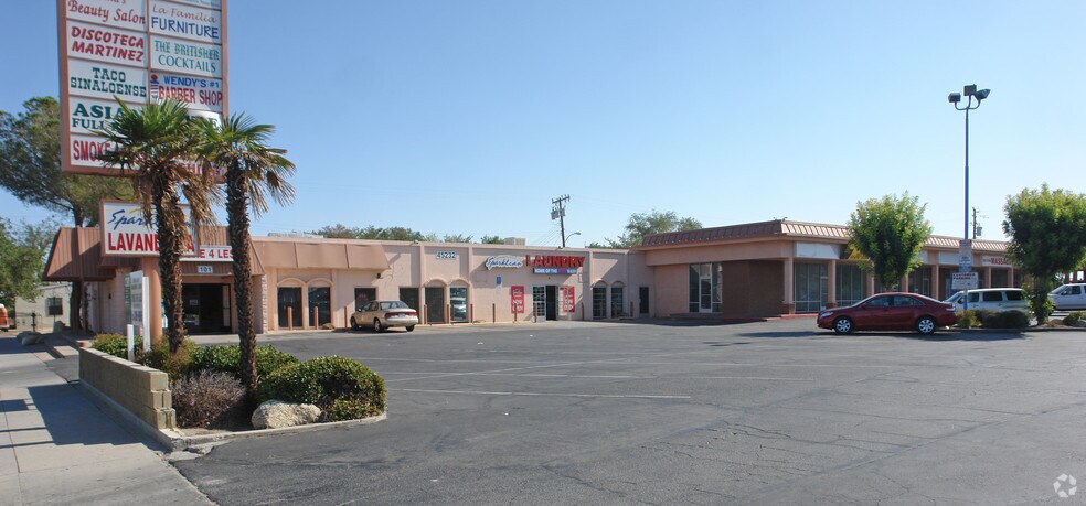 More Photos Of 45216-45232 10th St W, Lancaster Storefront For Sale