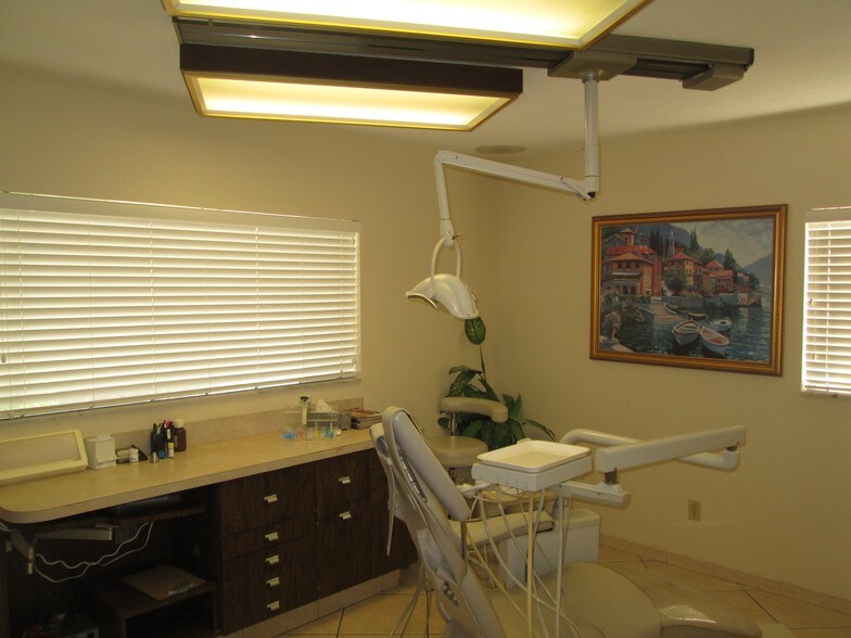 More Photos Of 600 N Eustis St, Eustis Medical For Sale