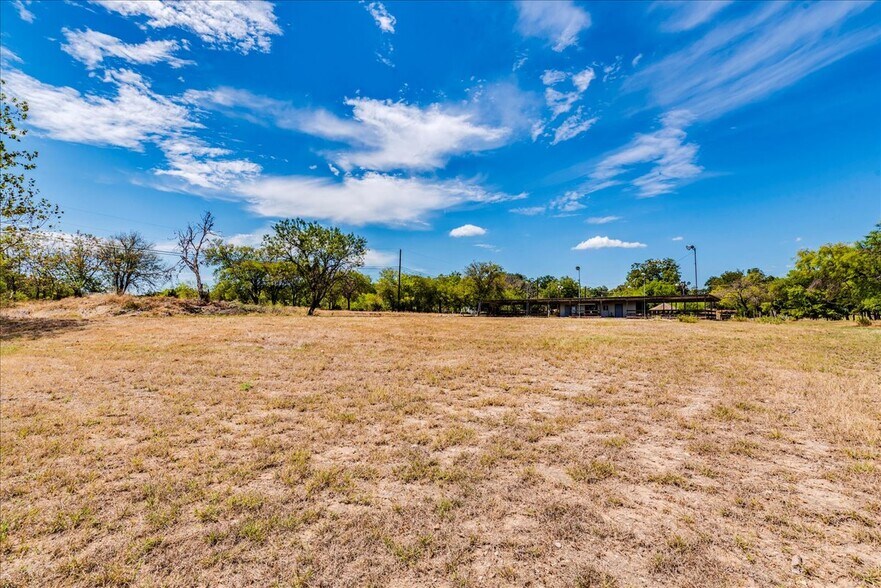More Photos Of 1563 Gruene Rd, New Braunfels Land For Sale