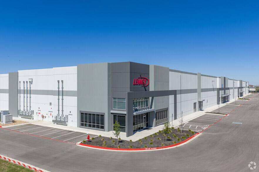 More Photos Of 500 Wonder World Dr, San Marcos Distribution For Lease