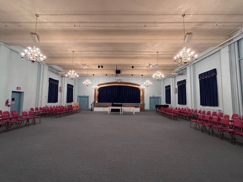 More Photos Of 213 W Chestnut St, Lancaster Lodge Meeting Hall For Sale