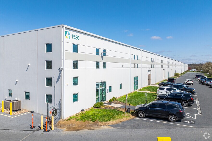 More Photos Of 1530 Bobali Dr, Harrisburg Warehouse For Lease