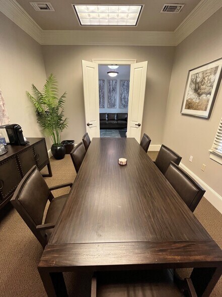 More Photos Of 2161 Quail Run, Baton Rouge Serviced Offices For Sale