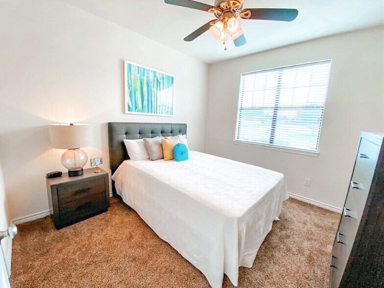 More Photos Of 2888 Nash St, Bryan Apartments For Sale