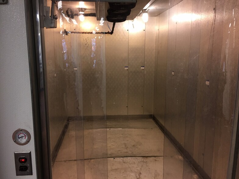 More Photos Of 800 W Walnut St, Watseka Fast Food For Lease