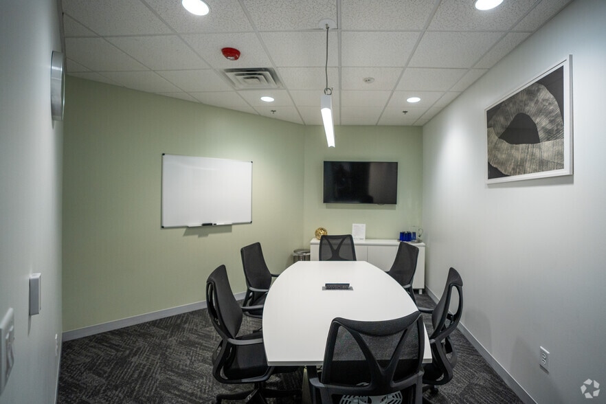 More Photos Of 8024 Glenwood Ave, Raleigh Office For Sale