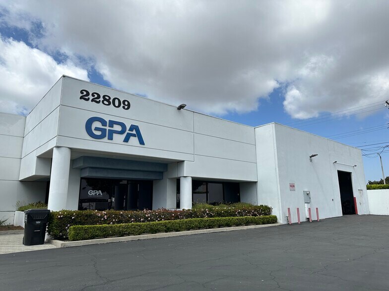 More Photos Of 22809 Lockness Ave, Torrance Warehouse For Sale