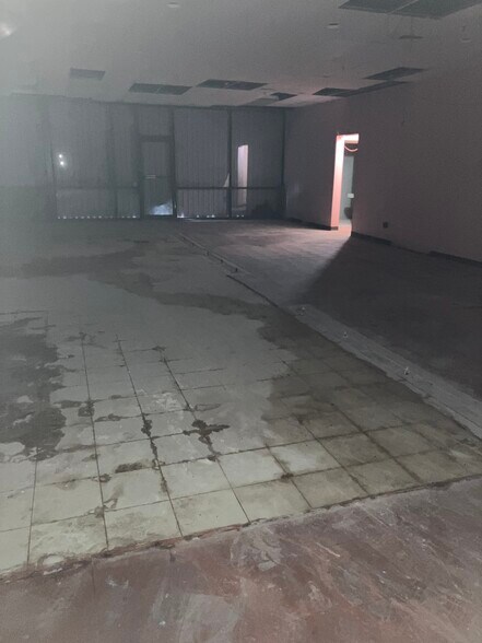 More Photos Of 6001 Woodland Hwy, New Orleans Self Storage For Lease