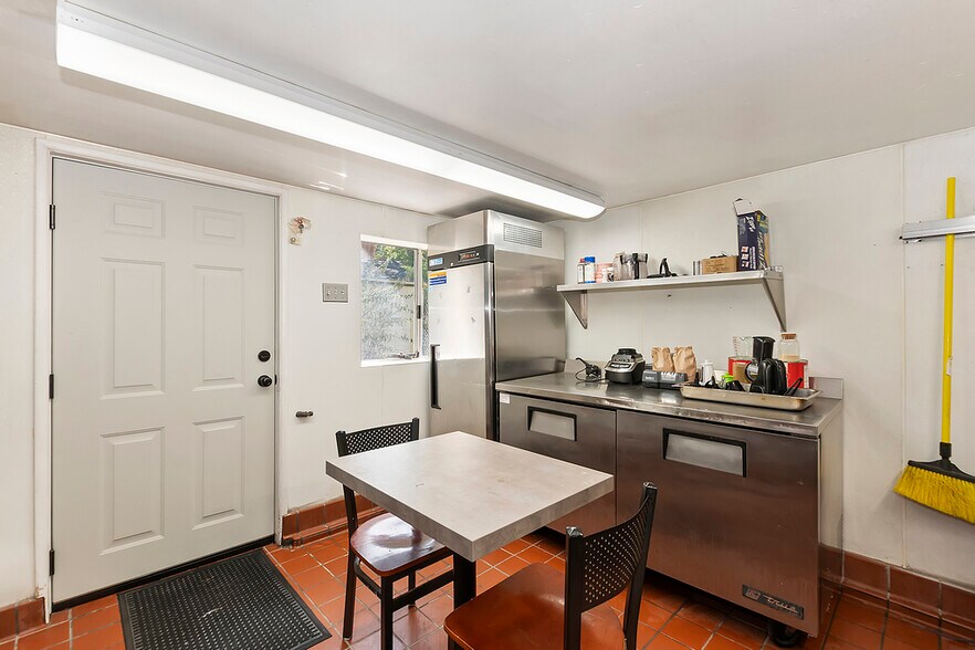 More Photos Of 39226 N Shore Dr, Fawnskin Restaurant For Sale