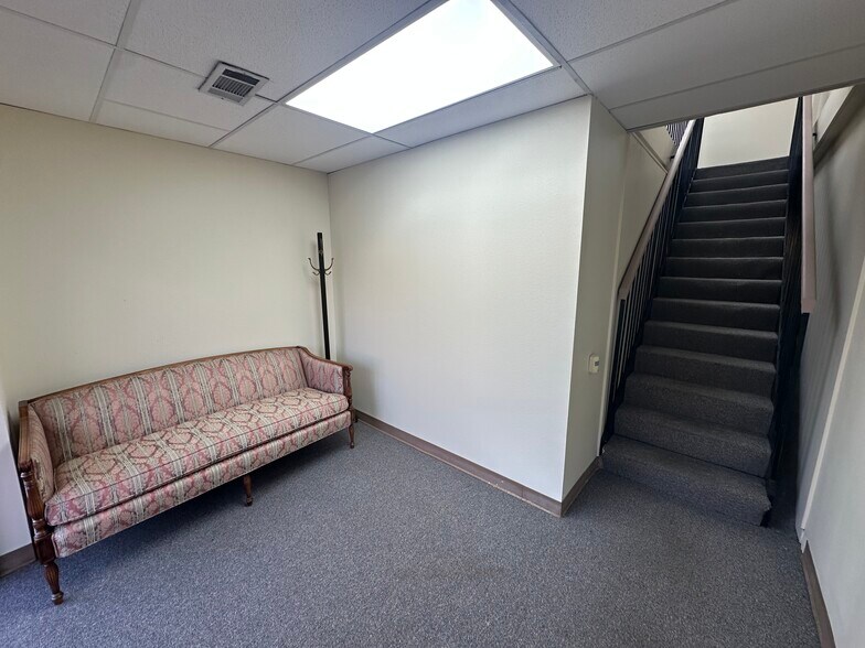 More Photos Of 12803 Demetra Dr, Farmers Branch Office Residential For Lease