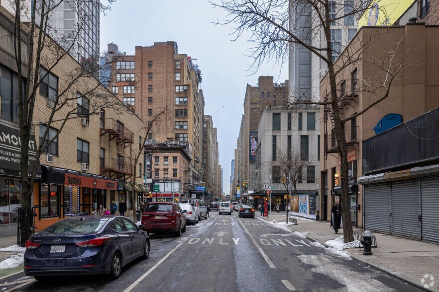 More Photos Of 51 W 29th St, New York Storefront For Lease