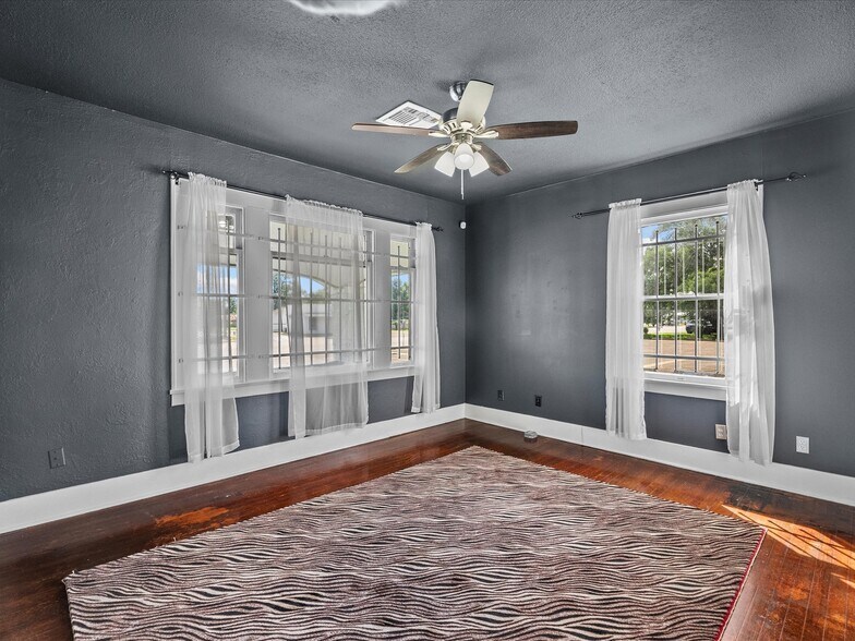 More Photos Of 3208 Highway 3, Dickinson Office Residential For Sale