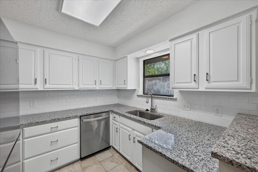 More Photos Of 210-212 Saint Marys Pl, Rockwall Apartments For Sale
