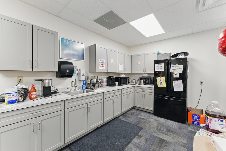 More Photos Of 2024 Westover Rd, Chicopee Warehouse For Sale