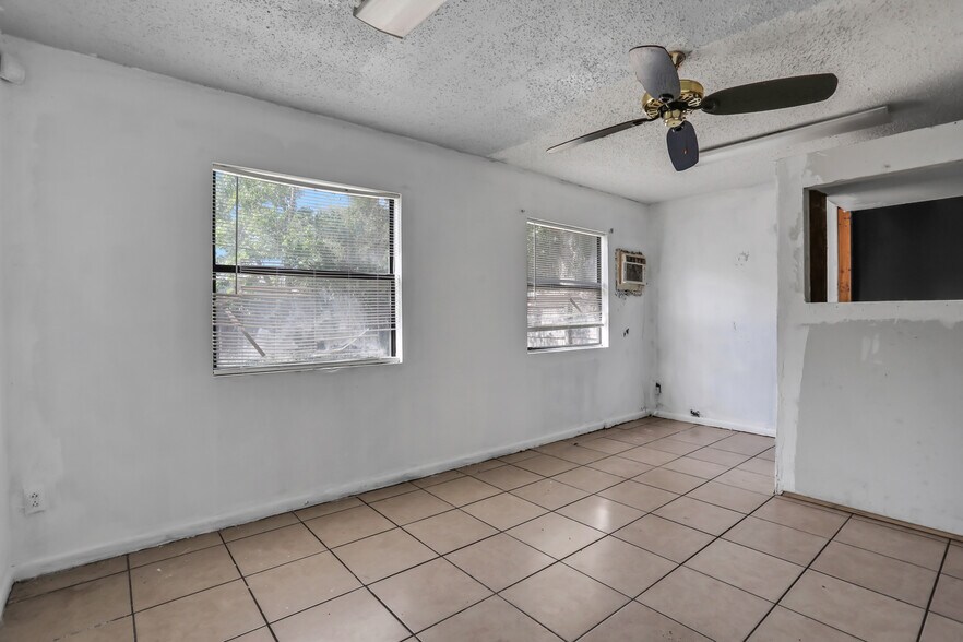 More Photos Of 6406 Merrill Rd, Jacksonville Office For Sale
