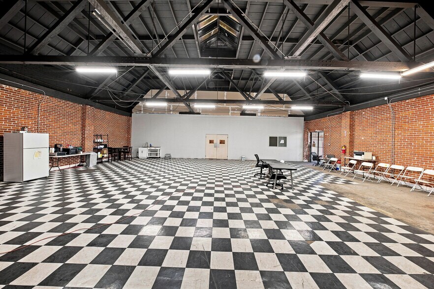 More Photos Of 1075 E 2nd St, Pomona Warehouse For Sale