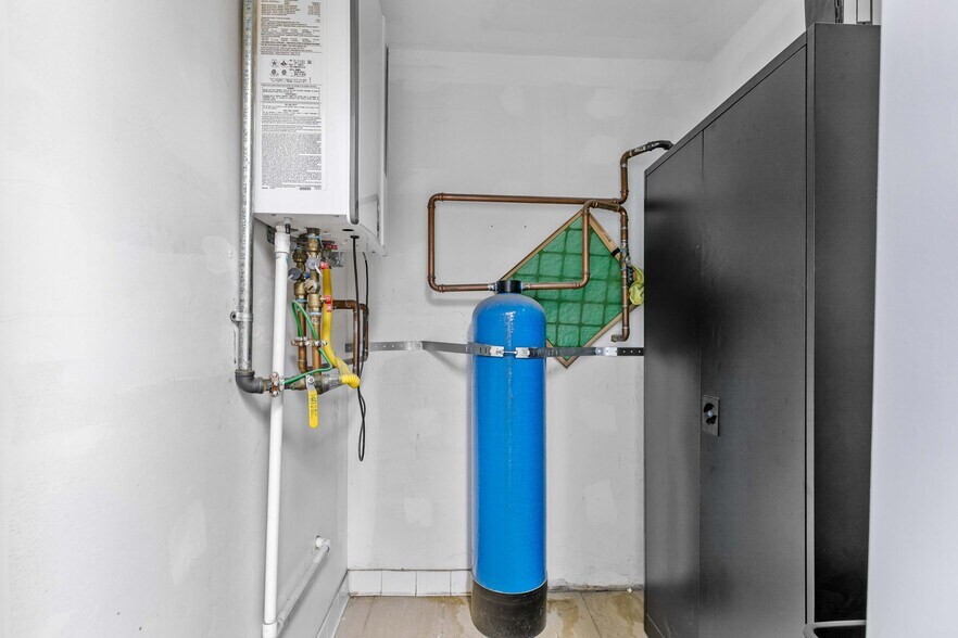 More Photos Of 11285 Goss St, Sun Valley Warehouse For Sale