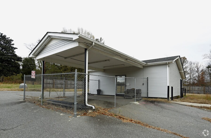 Primary Photo Of 1437 Tryon Courthouse Rd, Bessemer City Freestanding For Sale