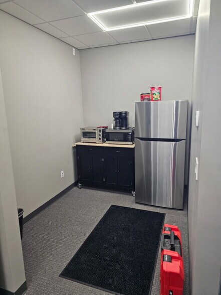 More Photos Of 5500 Cottonwood Ln SE, Prior Lake Warehouse For Lease