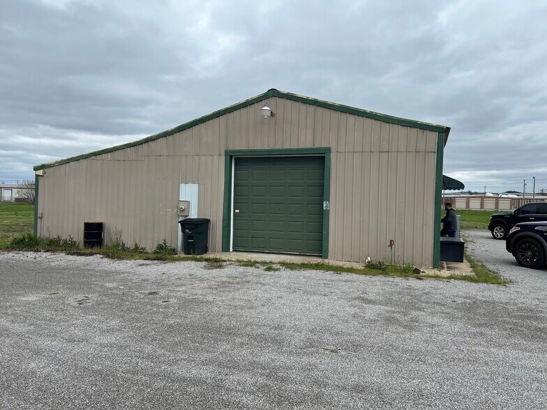 More Photos Of 15148 S 33rd West Ave, Glenpool Manufacturing For Lease