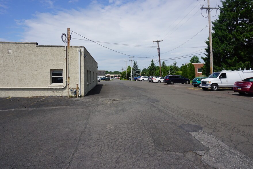 More Photos Of 505 Keystone Rd, Southampton Warehouse For Sale