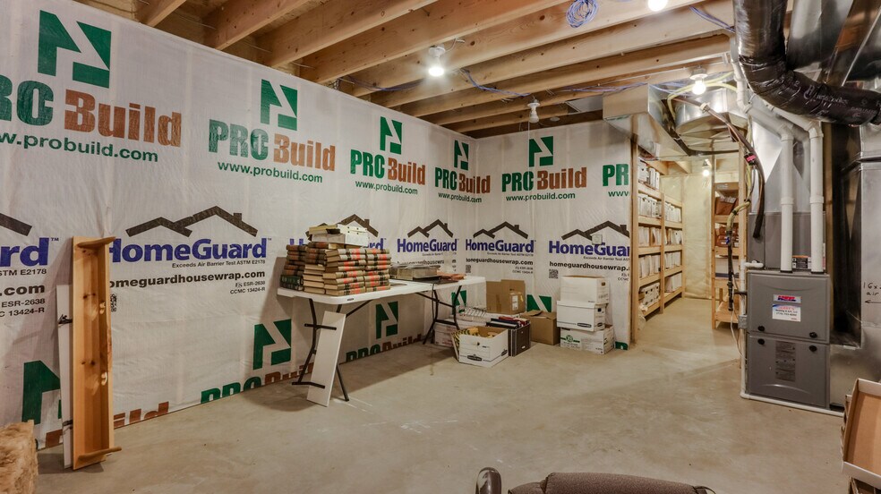 More Photos Of 33 W Cedar St, Chippewa Falls Office For Sale