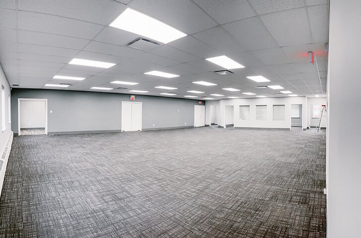 More Photos Of 340 Saskatoon St, London Showroom For Lease