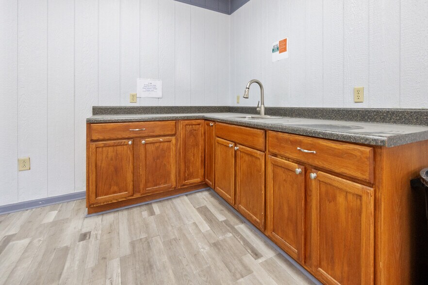 More Photos Of 19225 Main St W, Huntingdon General Retail For Sale