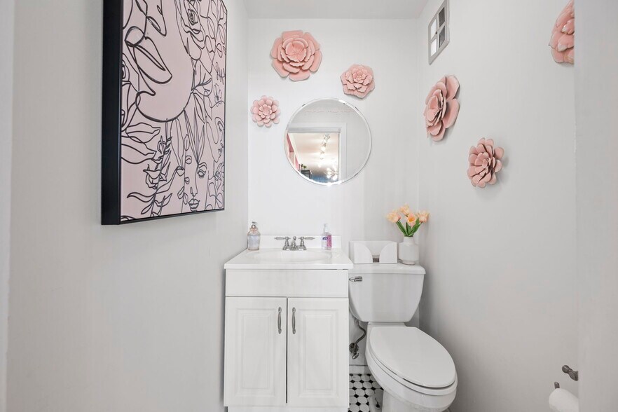 More Photos Of 2250 Union St, San Francisco Storefront Retail Office For Lease